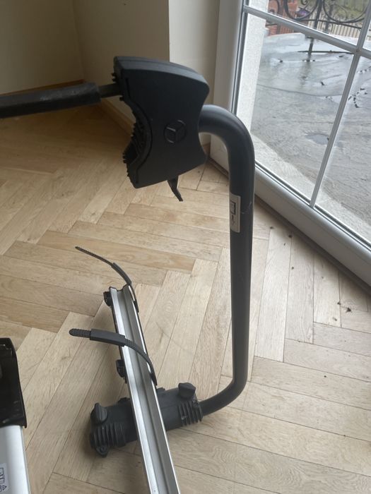 Bagaznik dachowy do mercedes w 213 marki mercedes ,na 3  rowery .