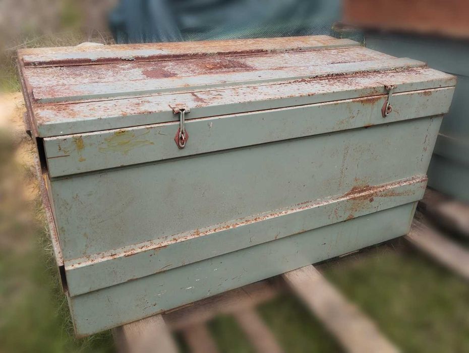 Baú / Arca / Mala em Metal