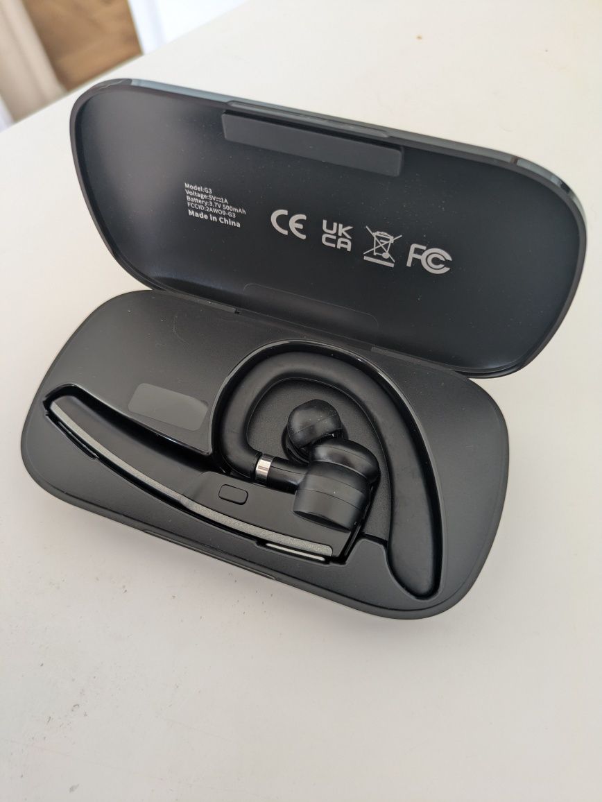 Auricular um ouvido