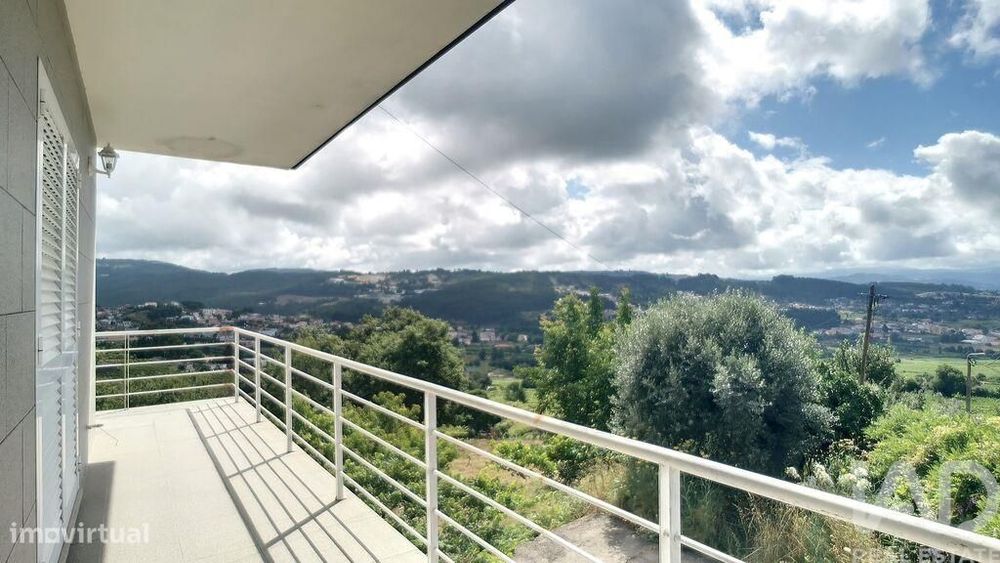 Casa / Villa T4 em Valpedre de 415,00 m2