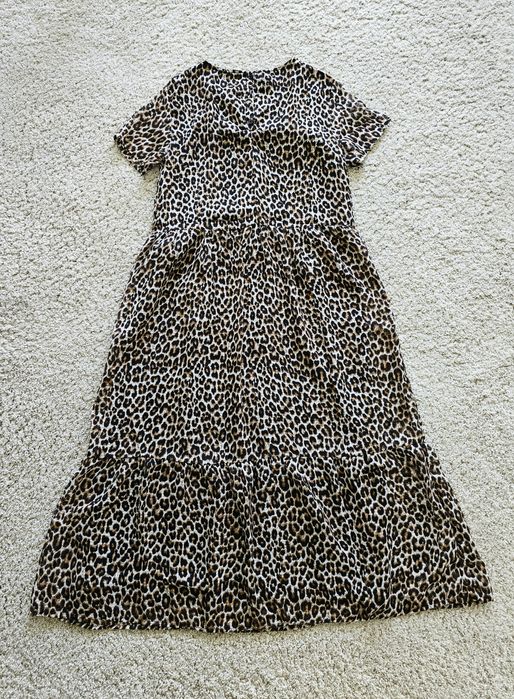 Zwiewna maxi sukienka w panterkę Pieces M
