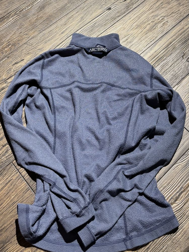 жіночий лонгслів Arcteryx