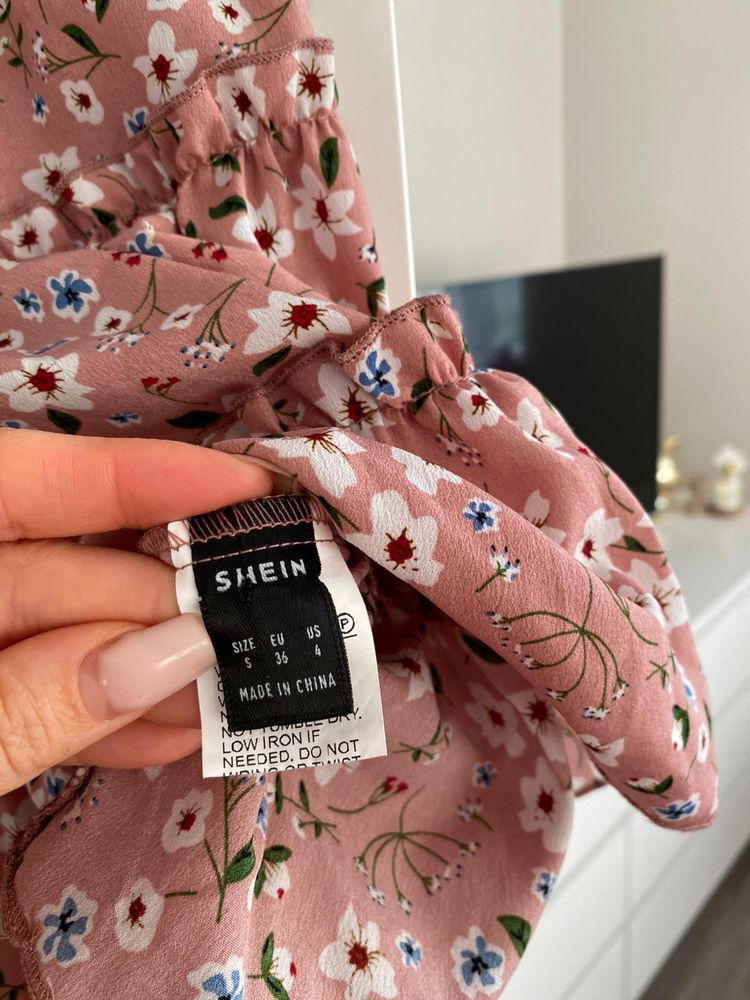 Rozkloszowana krótka spódnica w kwiaty shein