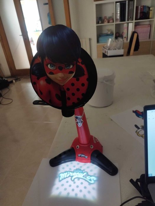 Projector desenhos ladybug