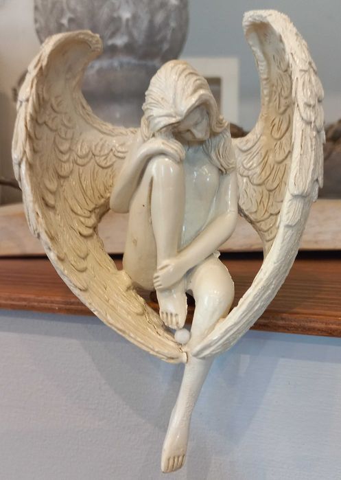 Dekoracja - statuetka Anioła; figurka