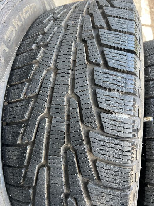 Резина зимова 265 65 r17 nokian