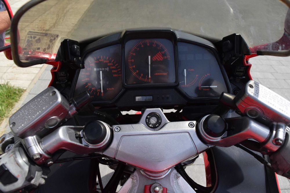 Honda VFR 750 bardzo ładny stan. 2 ręka, książka, dok. na km, z DE***