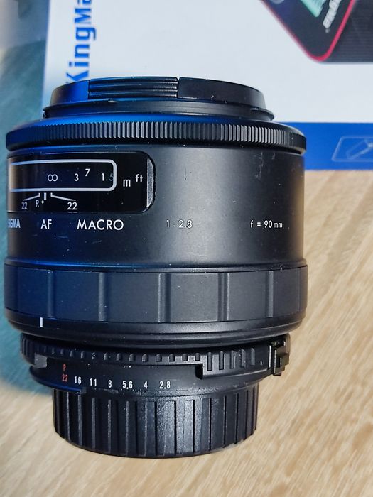 Nikon D70 +sigma 90/2.8