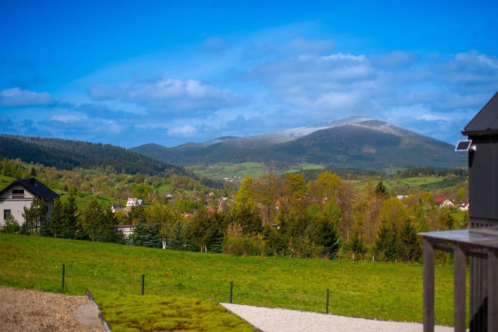 Widokowa stodoła domek w górach Beskid wyspowy