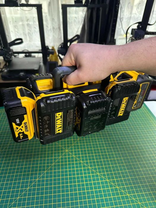 Koszyk na 8 Akumulatorów, Baterii do narzędzi DeWALT 18V i 54V