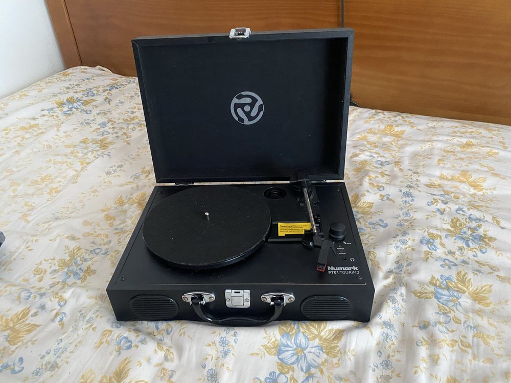 Toca discos ou Vitrola  Numark PT01 Touring.