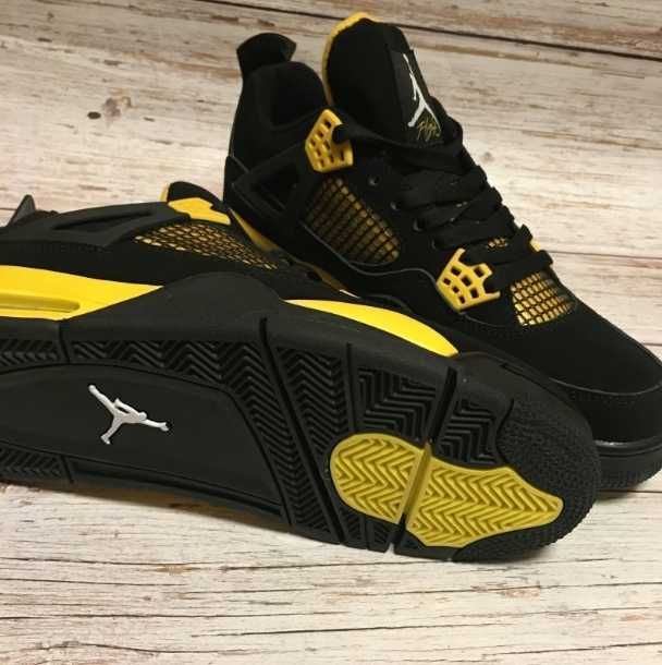 Jordan 4 Retro Thunder R.39