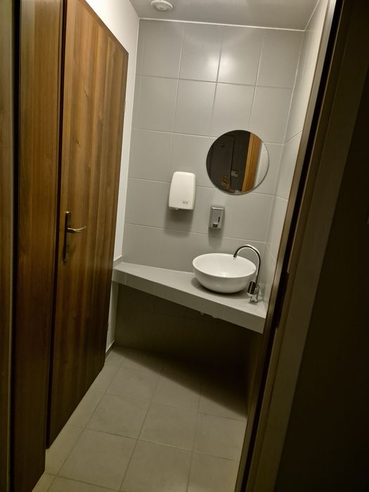 Wynajmę lokal pod usługi biuro