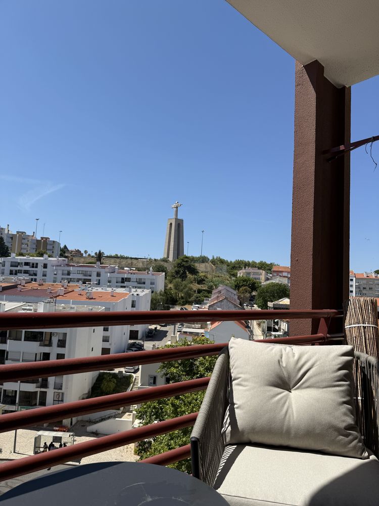 APARTAMENTO T2 REMODELADO 106 M2 ALMADA - PRAGAL