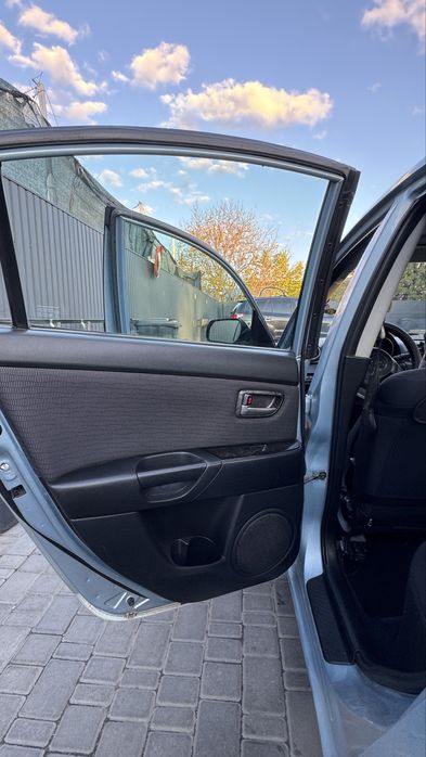 Продам мазда 3.