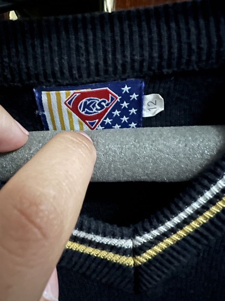 Camisola com gola em V colegio paços de ferreira