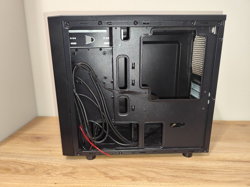 Sprzedam obudowę komputerową Micro ATX