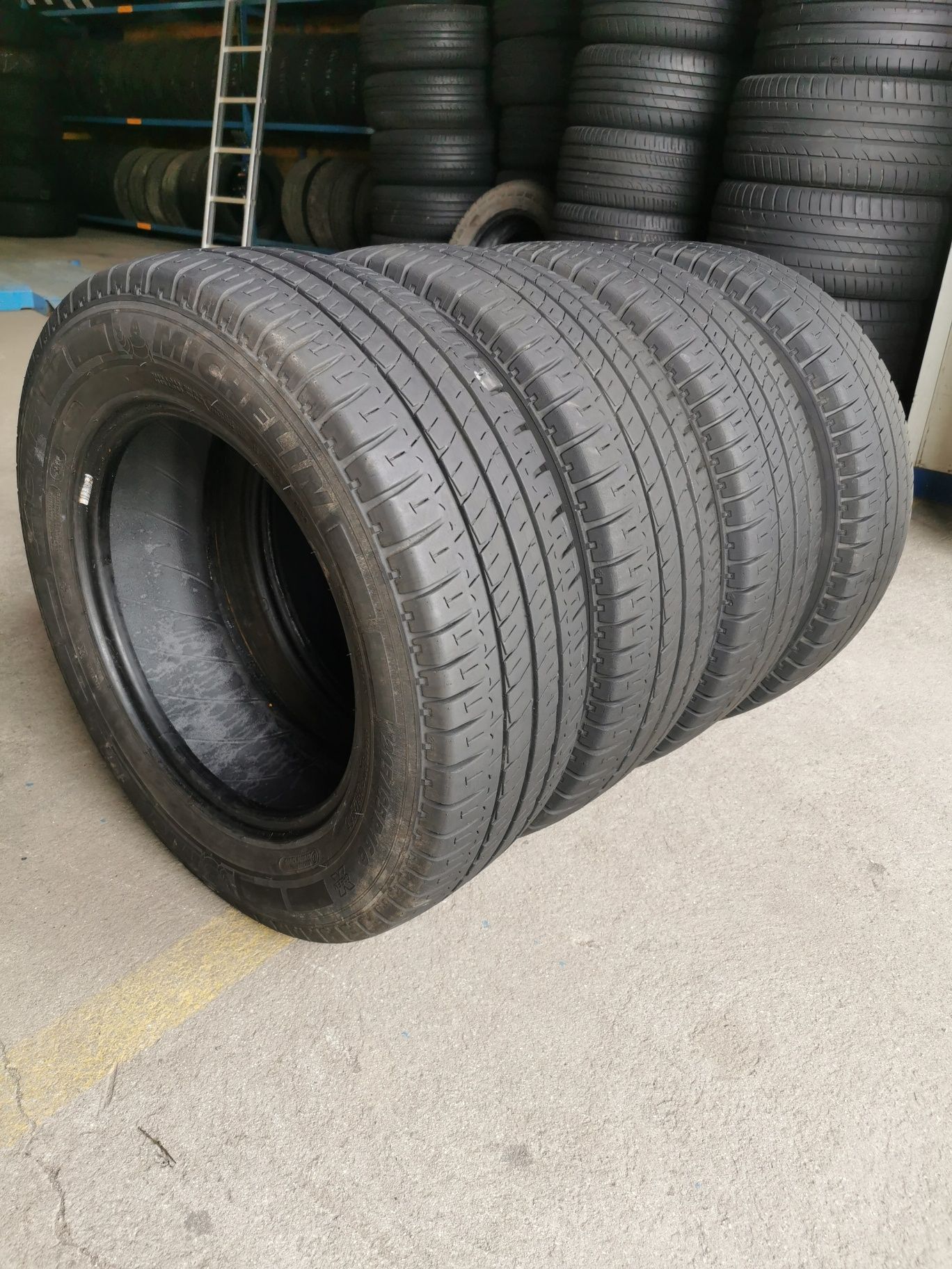 Komplet opon 215/65R16C 109/107T Michelin Agilis