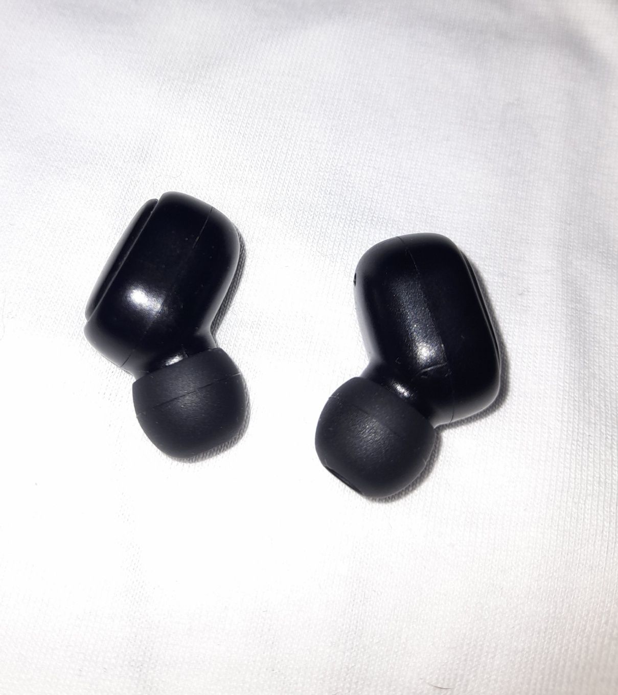 Earbuds Pretos Com Caixa