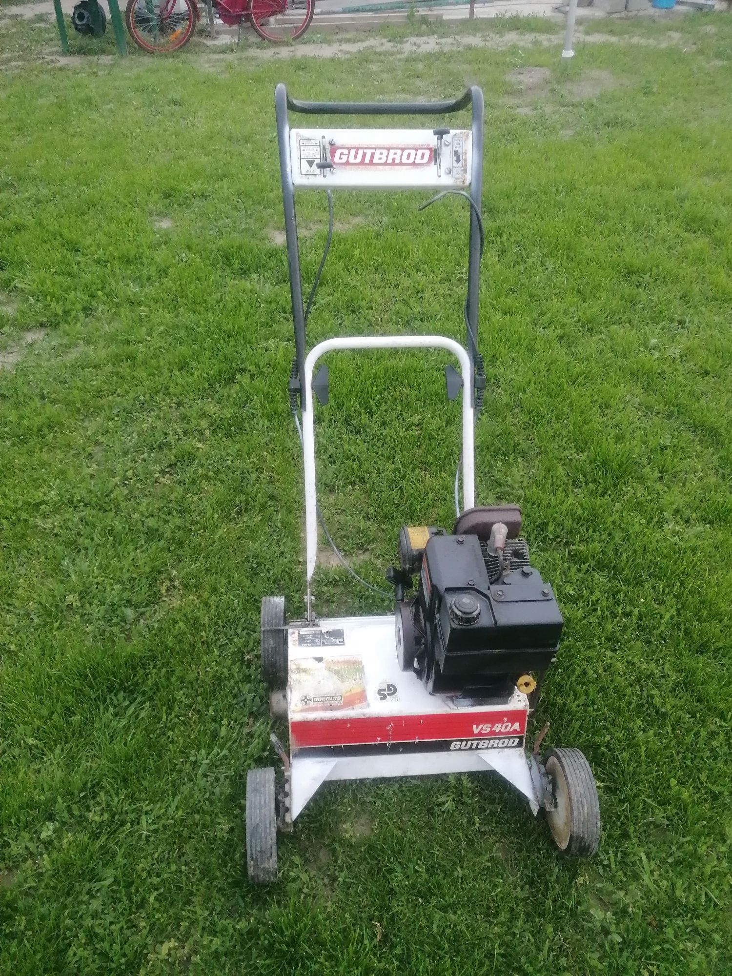 Wertykulator spalinowy GUTBROD VS40A