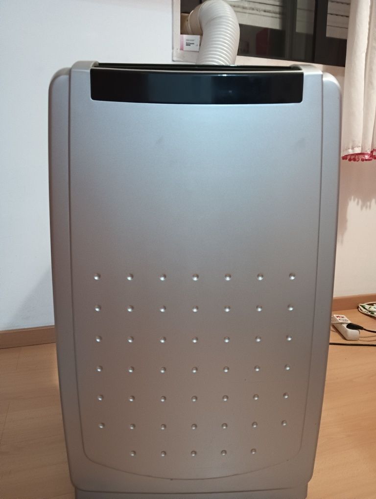 Ar condicionado portátil Equation 12.000 Btu's