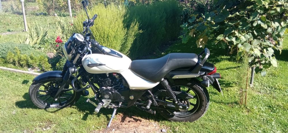 Продам мотоцикл Bajaj Avenger 220