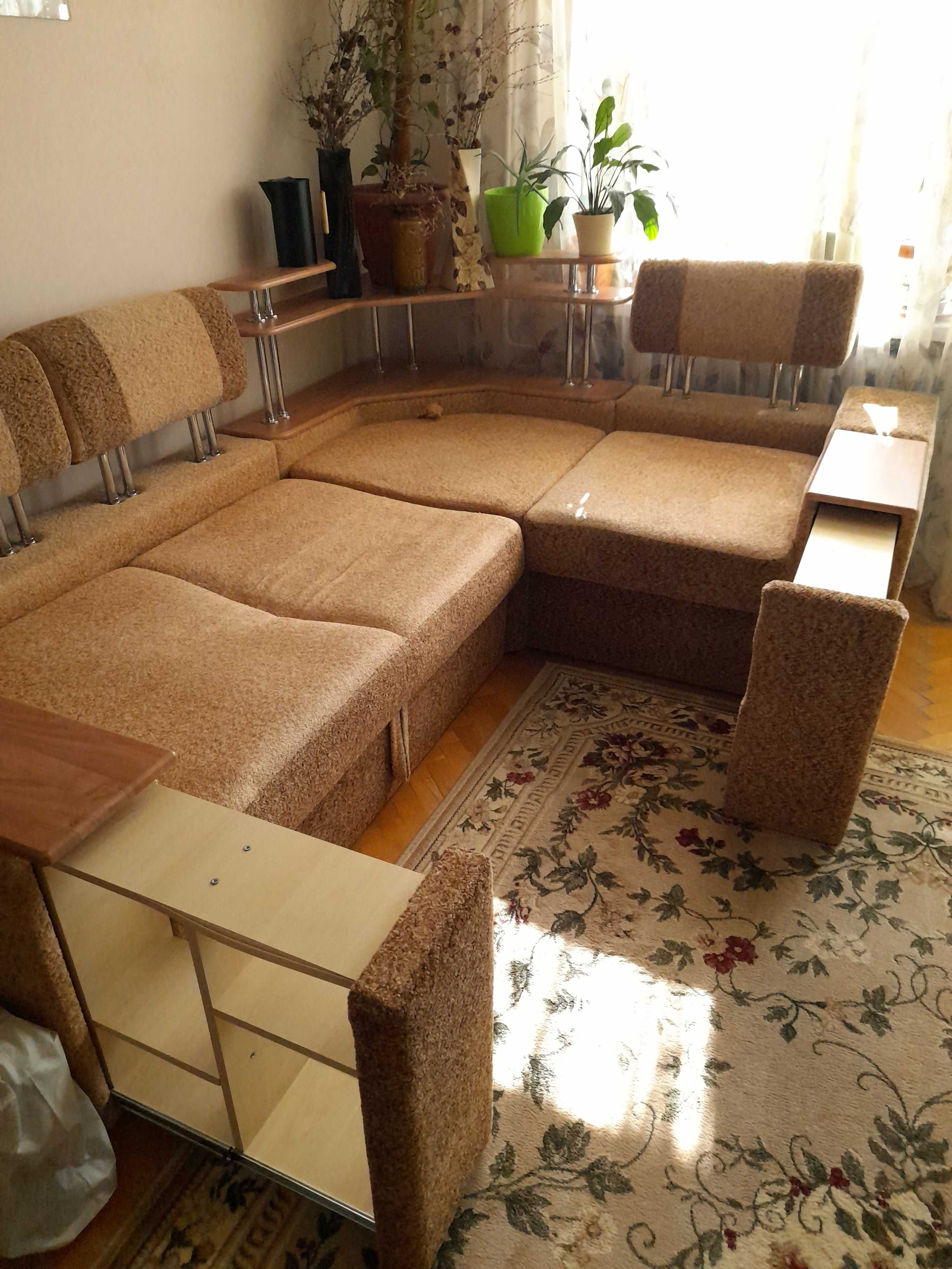 Продам б.у. розкладний кутовий диван