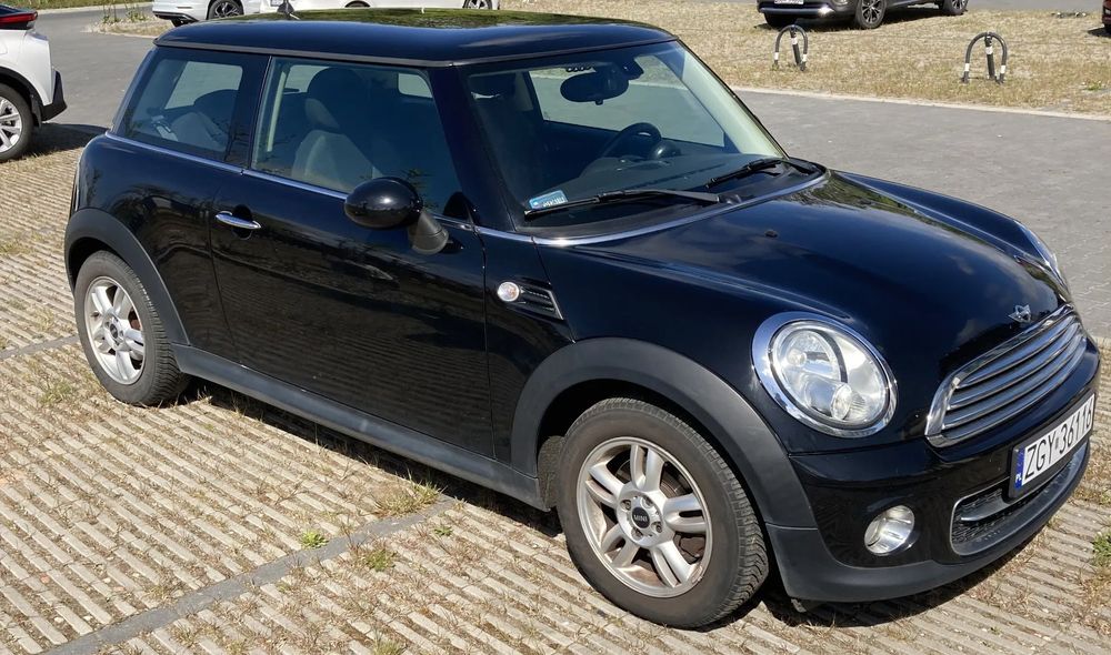 MINI Cooper Stan techniczny i wizualny bardzo dobry,bez wkładu fisprzedam.