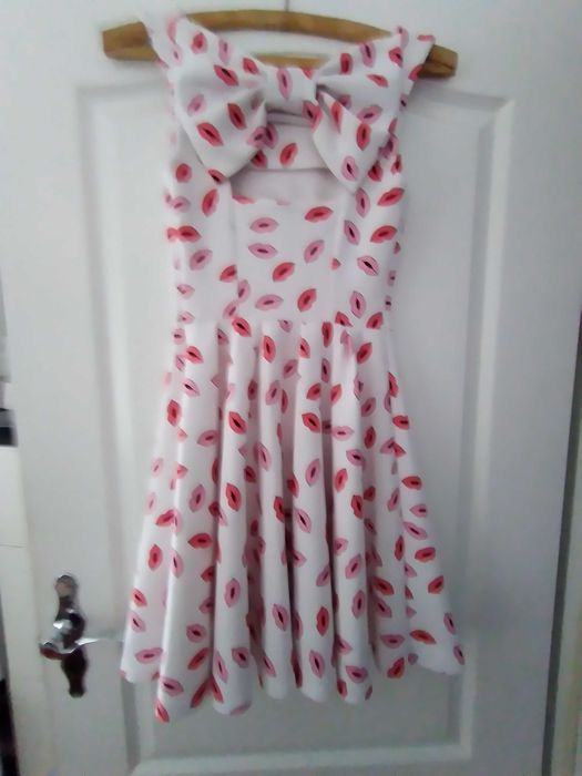 Śliczna oryginalna sukienka MOHITO COLLECTION pełny klosz XS