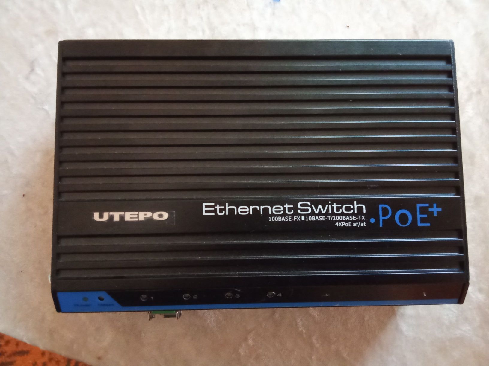 Коммутатор Utepo UTP7204E-POE-A1