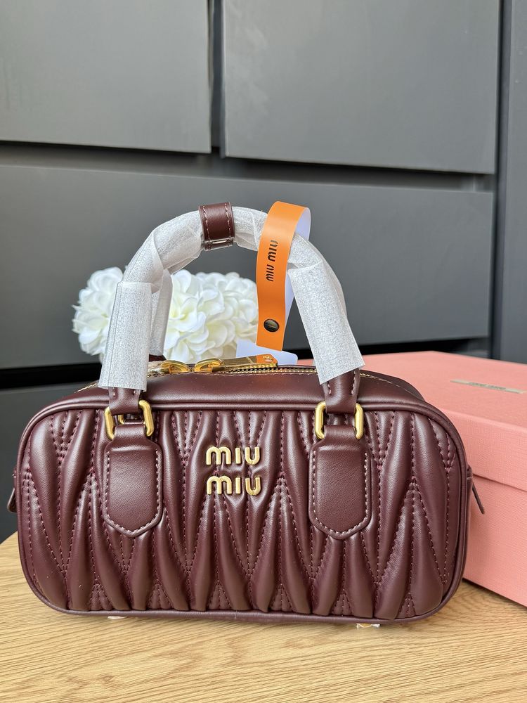 Продам трендову сумку MIU MIU
