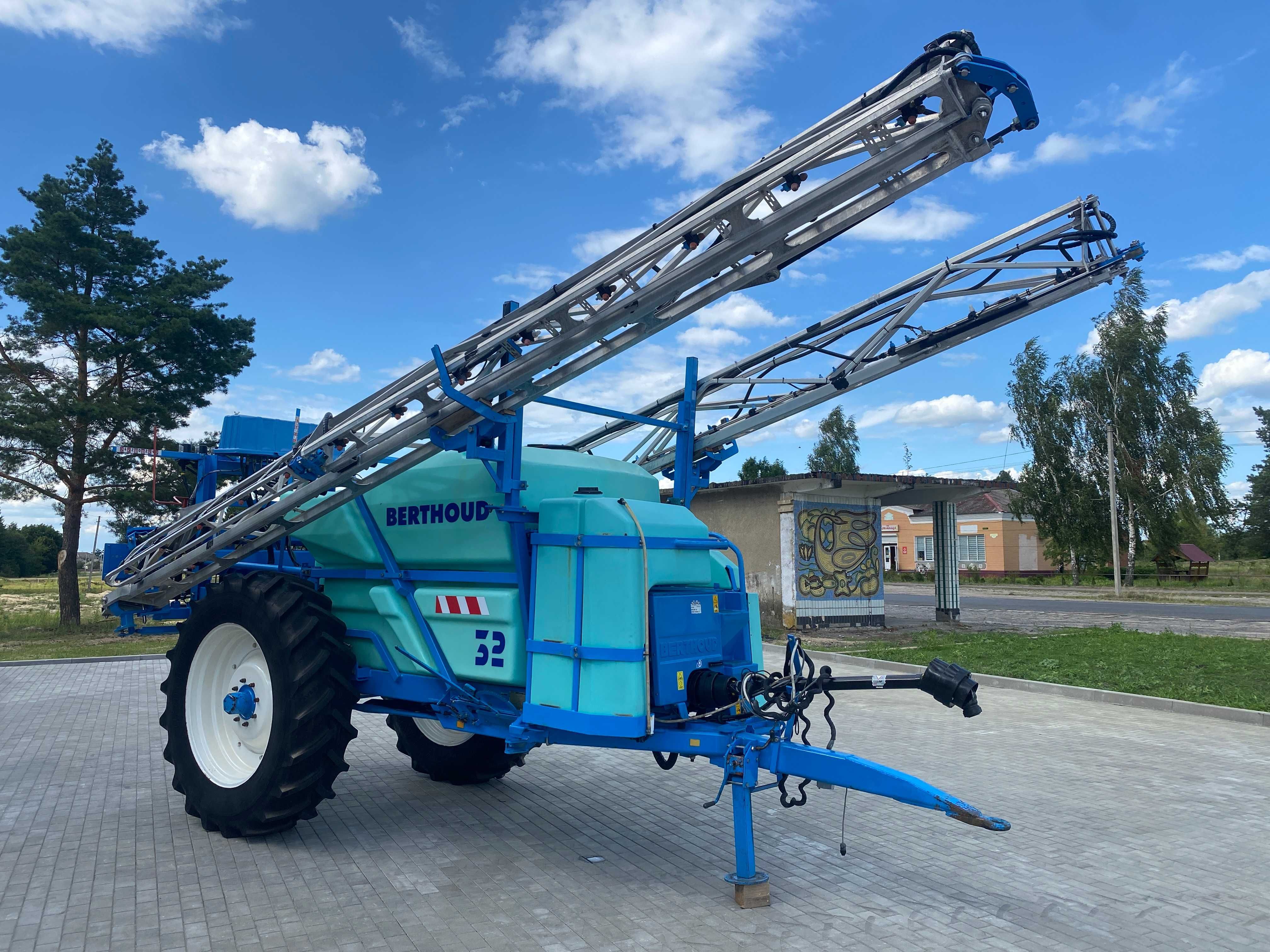 Оприскувач Berthoud Major 3200л