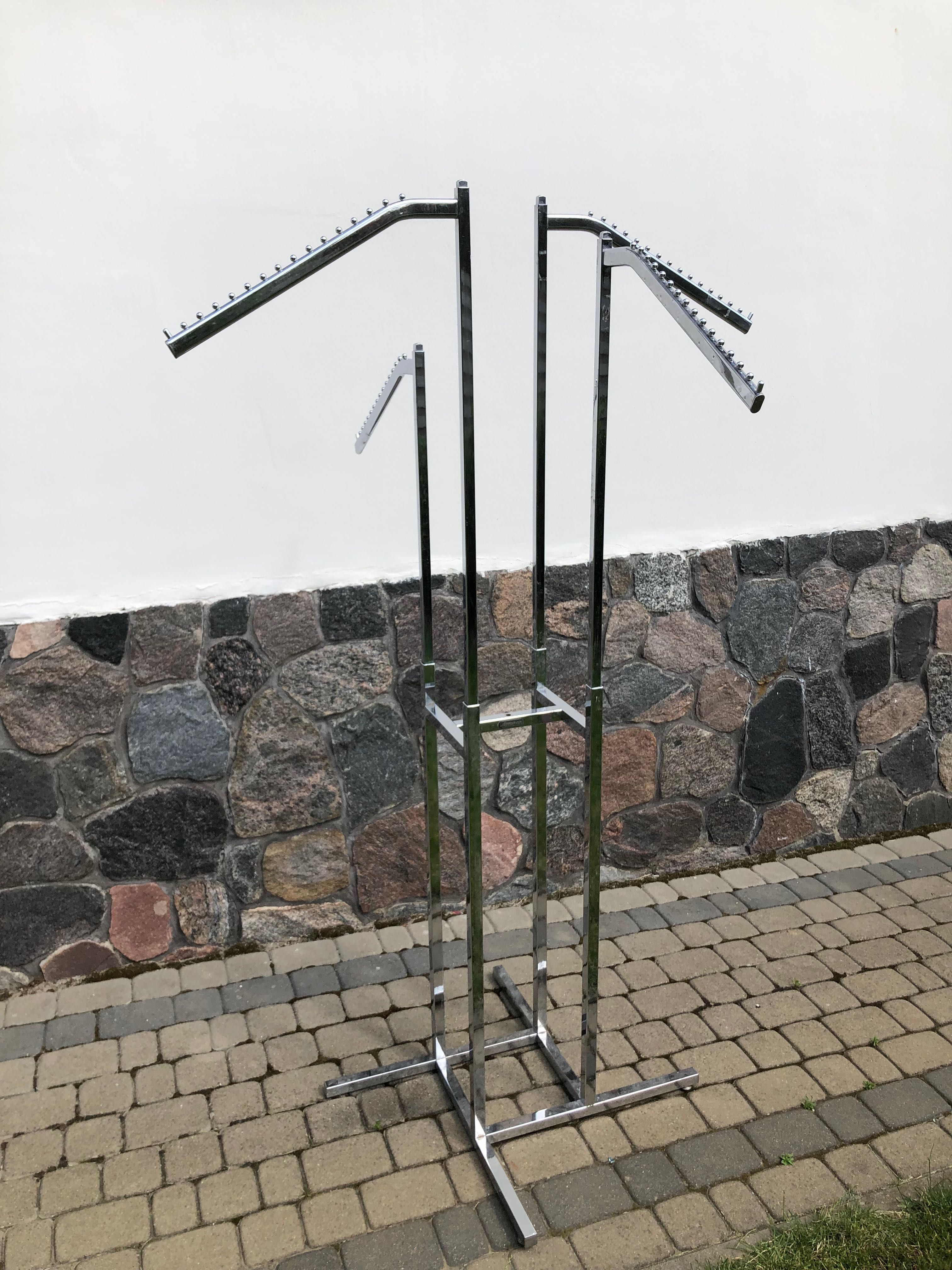 Wieszaki sklepowe na ubrania