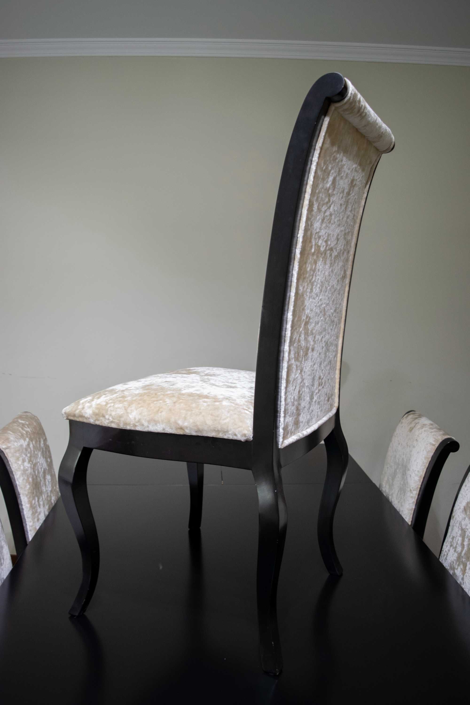 Mesa de Sala Extensível com 6 Cadeiras – Lacado Preto