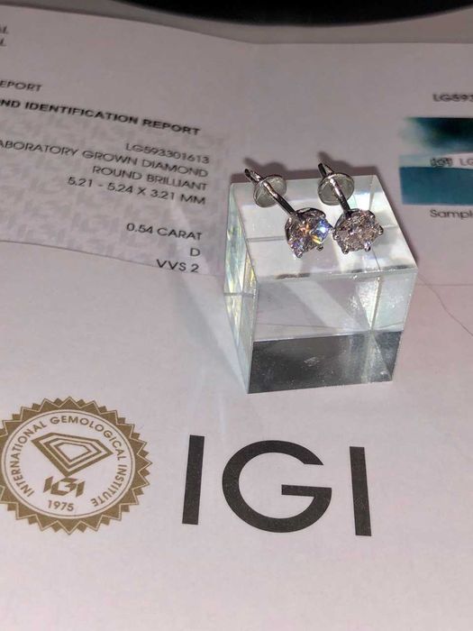 Пусеты белое золото с камнями 1.08 карат