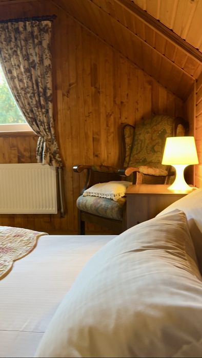 Затишний дерев'яний будиночок у тиші лісу на 6 гостей