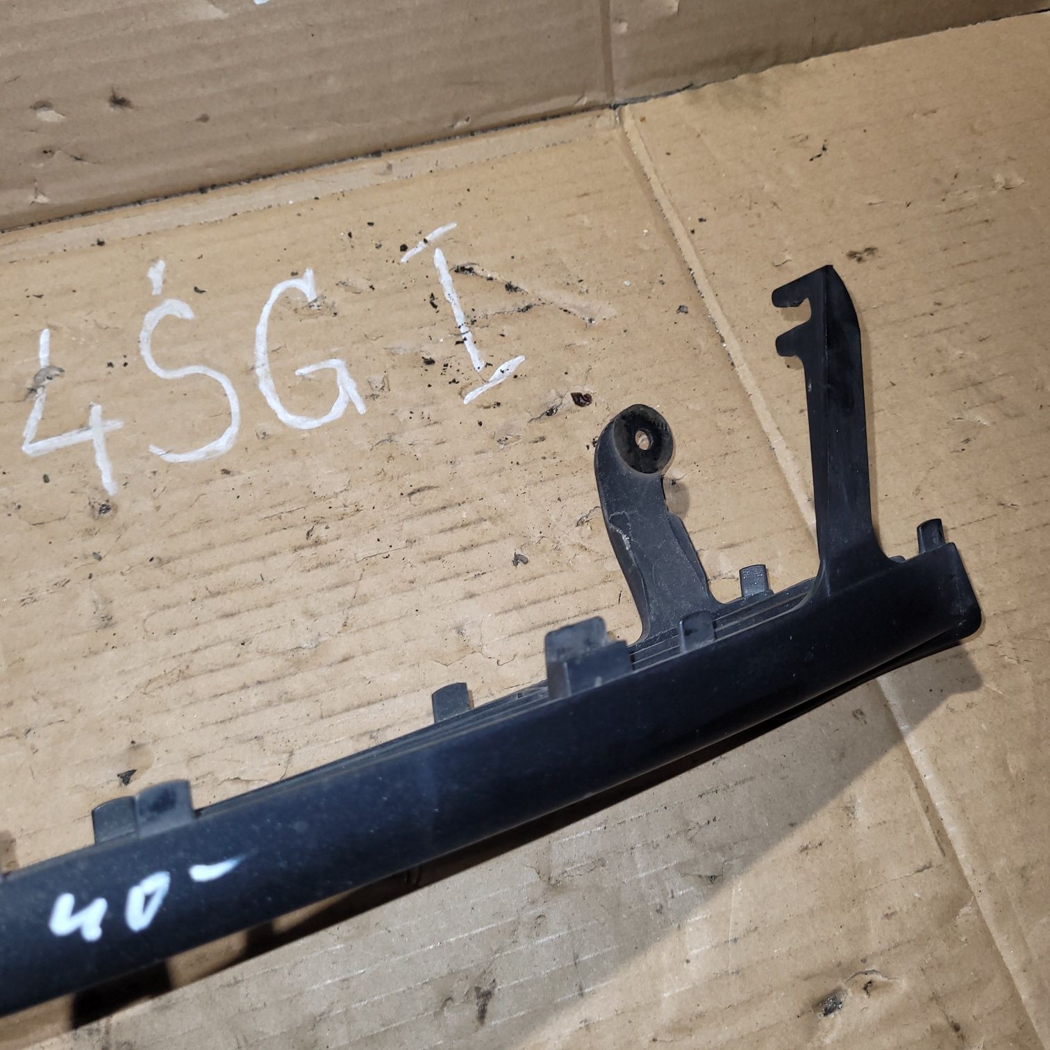 Grill atrapa ford focus mk1 1999r