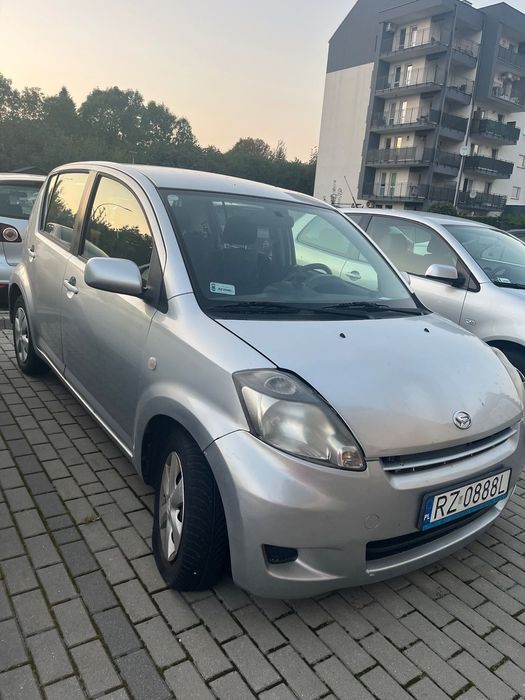 Daihatsu Sirion Daihatsu Sirion, napęd na 4 koła, automat, do remontu