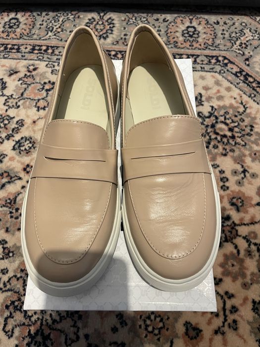 Шкіряні нові бежеві сліпони