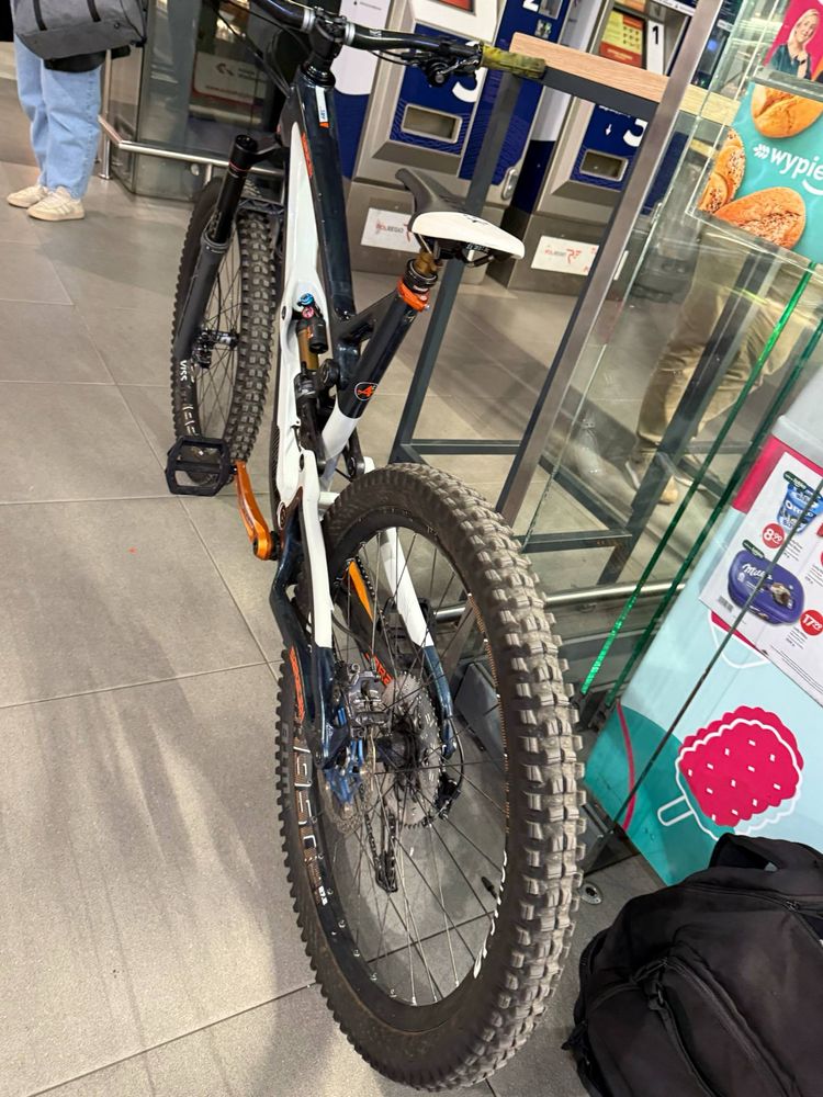 Saracen Ariel C LTX XL Carbon/ Zeb/ Float X2