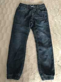 Zimowe spodnie chłopięce JOGGERY, ocieplane C&A 134 cm