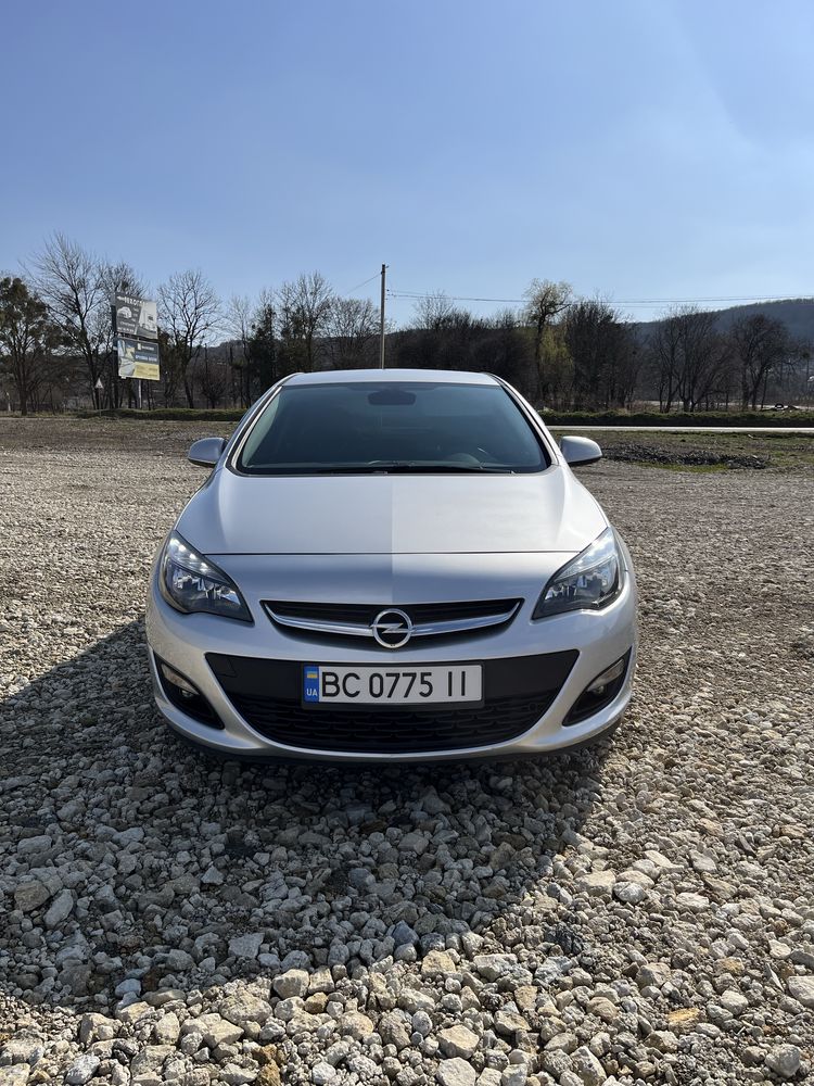 Продам Opel Astra J 2014 рік! 1.6 дизель