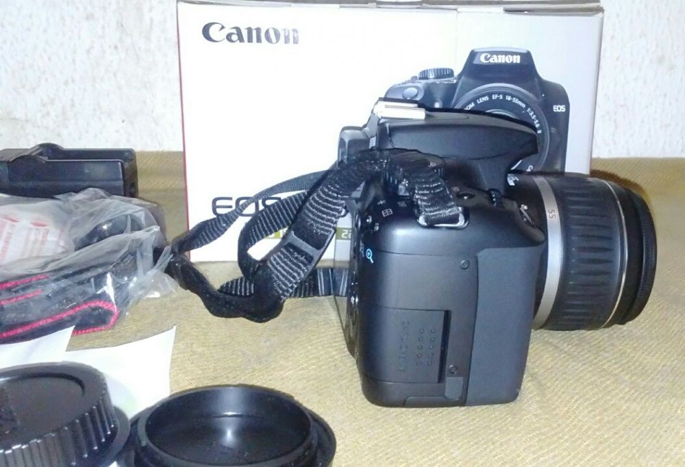 Canon eos 1000 D. Troco por Fujifilm ou Olympus