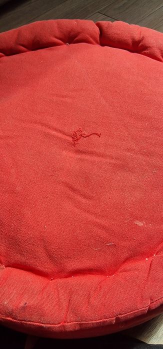 Pufa / poducha czerwona gruby materiał