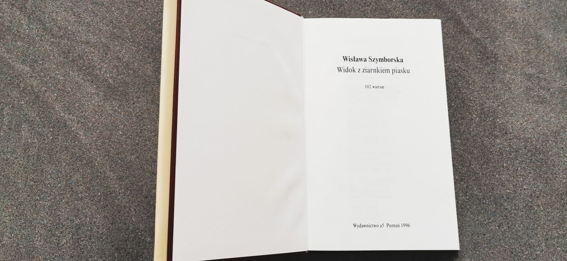 Wisława Szymborska 
Widok z ziarnkiem piasku