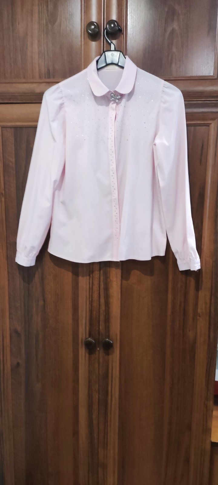Блуза на девочку.Цвет нежно-розовый.Размер М, на рост 158