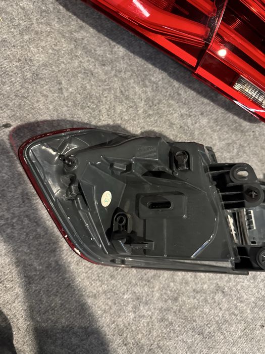 Lampy BMW F30 LCI tył