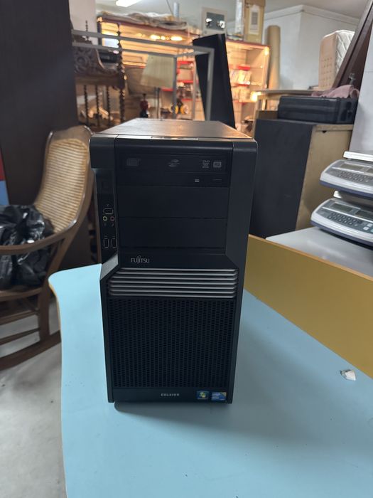 Serviddor Fujitsu Celsius M470