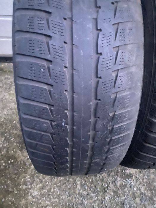 Зимние шины 235/55 r18   2 шт