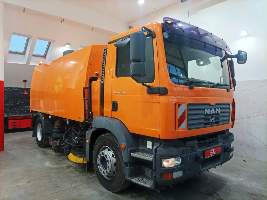 MAN TGM 18.240 Zamiatarka BEAM 8000 Szczotki L/R Karcher 2 Silniki  BEAM 8000 Szczotki L/R 2 Silniki Lotniskowa 3441Mth Klima Karcher